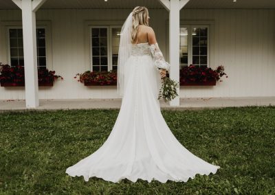 La mariée dans sa robe - Service de photographe de Mariage dans Lanaudière - Véronique Piette Photographie