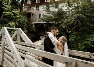 Les mariés en nature - Service de photo de Mariage dans Lanaudière - Véronique Piette Photographie